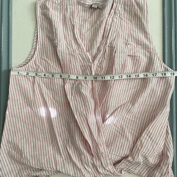 LOFT outlet stripped pleated wrap tank size large - Picture 8 of 8